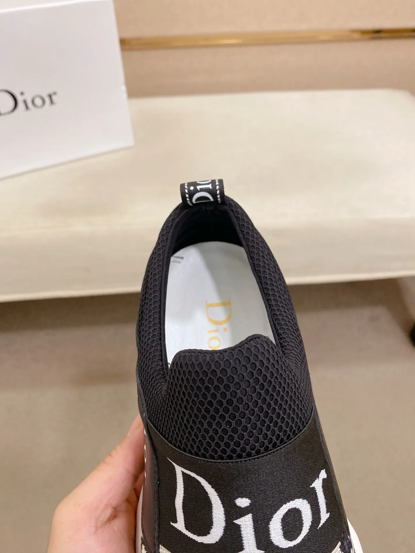 Men's shoes💰: 462💰 [Dior·Dior] New casual sports style men's shoes, new spring and summer design, perfect workmanship, lace-up style to create wardrobe quality, upper: imported first-layer cowhide, sheepskin lining is soft and comfortable, ultra-light TPU wear-resistant outsole, simple, versatile fashion men's shoes, excellent color code number 38--44. Can be customized 45 non-returnable